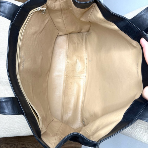 Authentic CHANEL black lambskin leather large tote bag - Picture 16 of 16